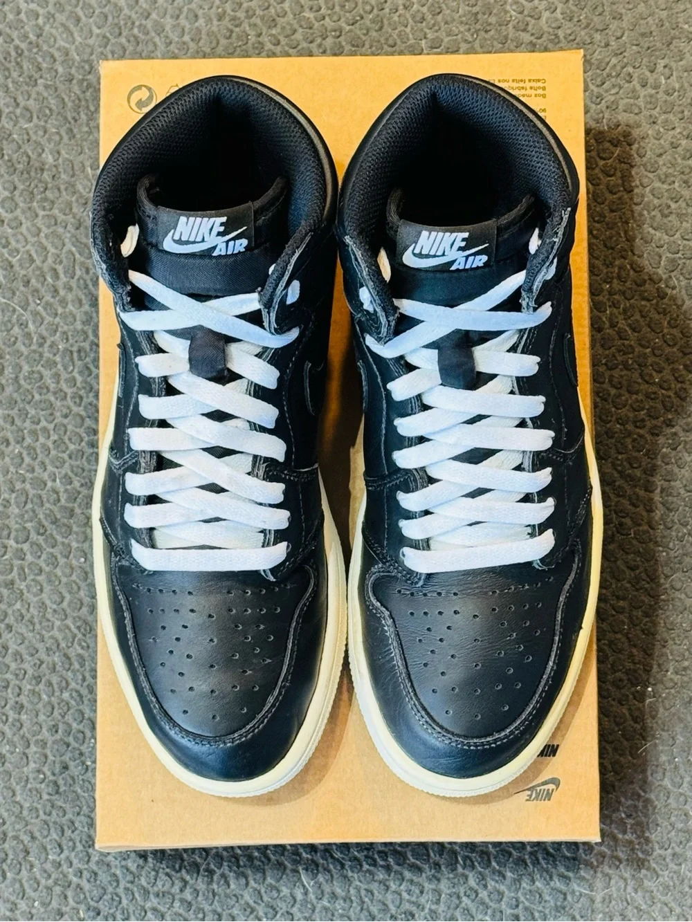 Jordan 1 Retro High OG ‘Cyber Monday’ 2015 (Sz 8M/9.5W)